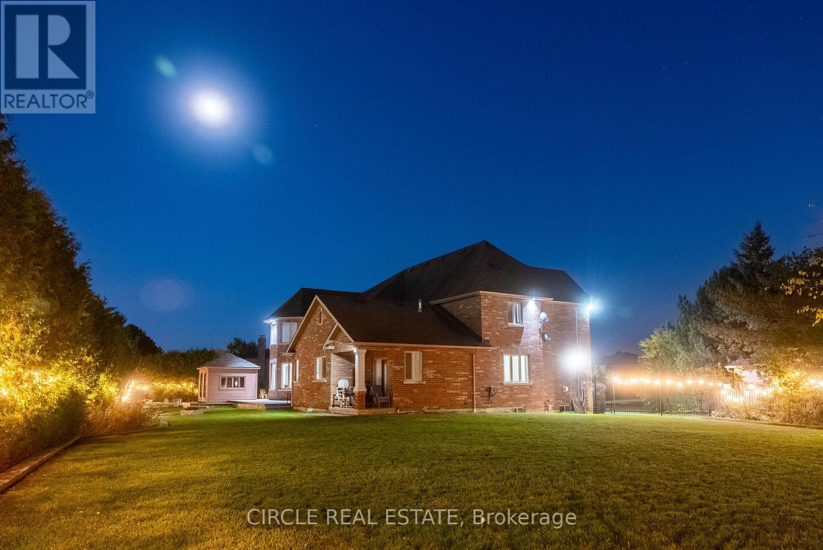 2489 Olinda Court, Mississauga, Ontario  L5C 4P5 - Photo 32 - W12496774