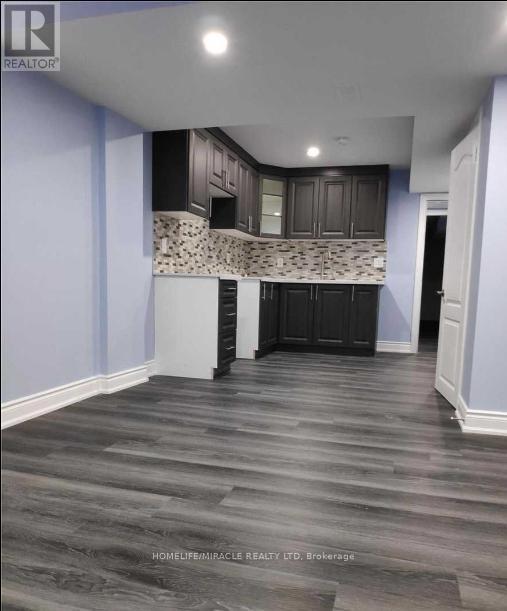 12 Manzanita Crescent, Brampton, Ontario  L7A 4C4 - Photo 2 - W12644920