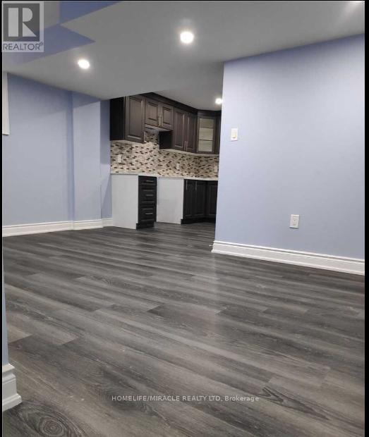 12 Manzanita Crescent, Brampton, Ontario  L7A 4C4 - Photo 3 - W12644920