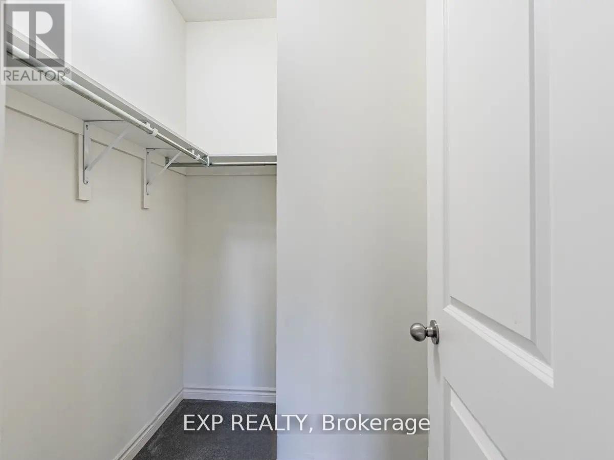 10 Truffle Court, Brampton, Ontario  L7A 5A6 - Photo 11 - W12644922