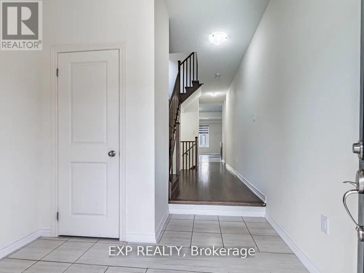 10 Truffle Court, Brampton, Ontario  L7A 5A6 - Photo 2 - W12644922