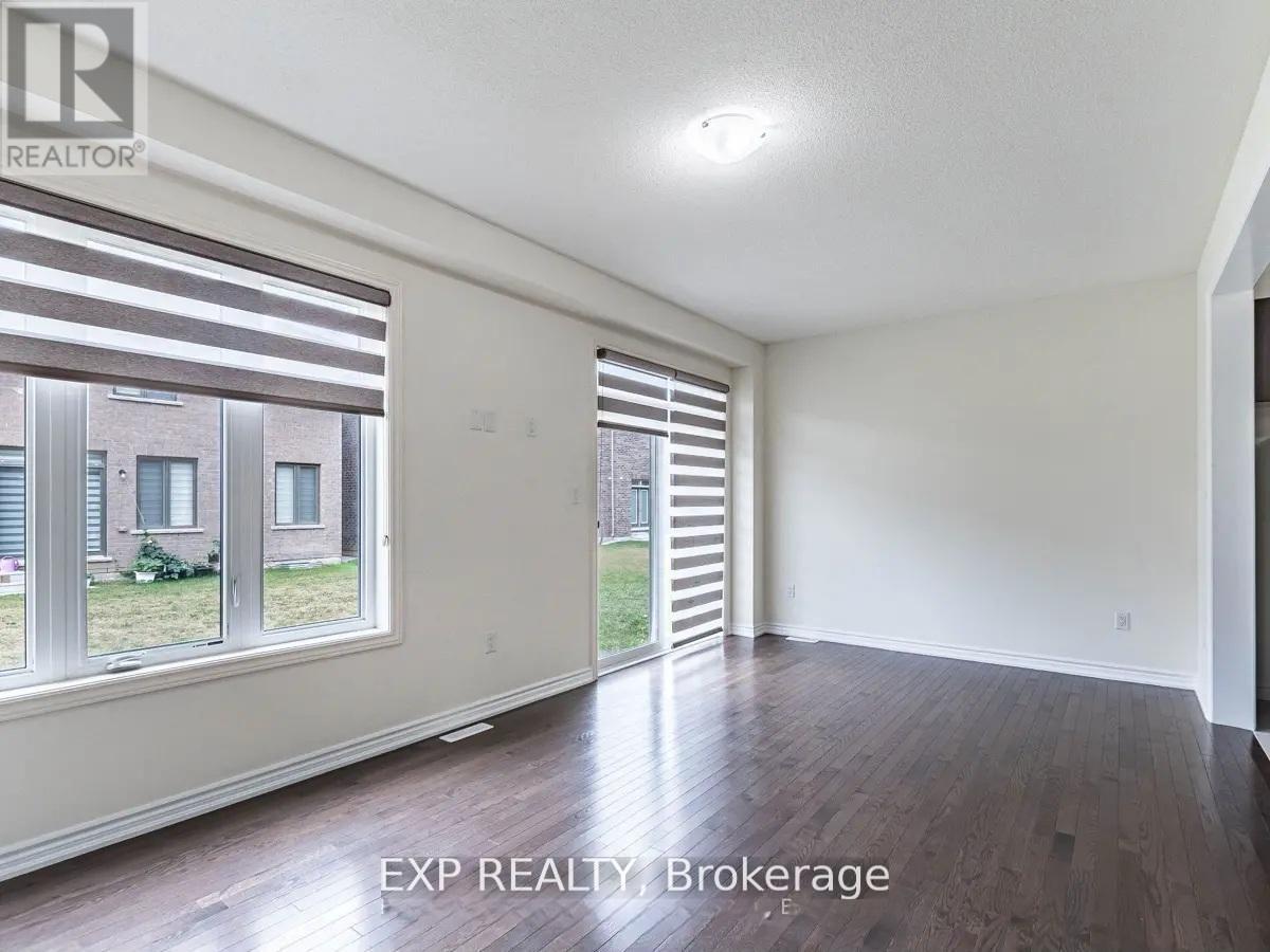 10 Truffle Court, Brampton, Ontario  L7A 5A6 - Photo 4 - W12644922