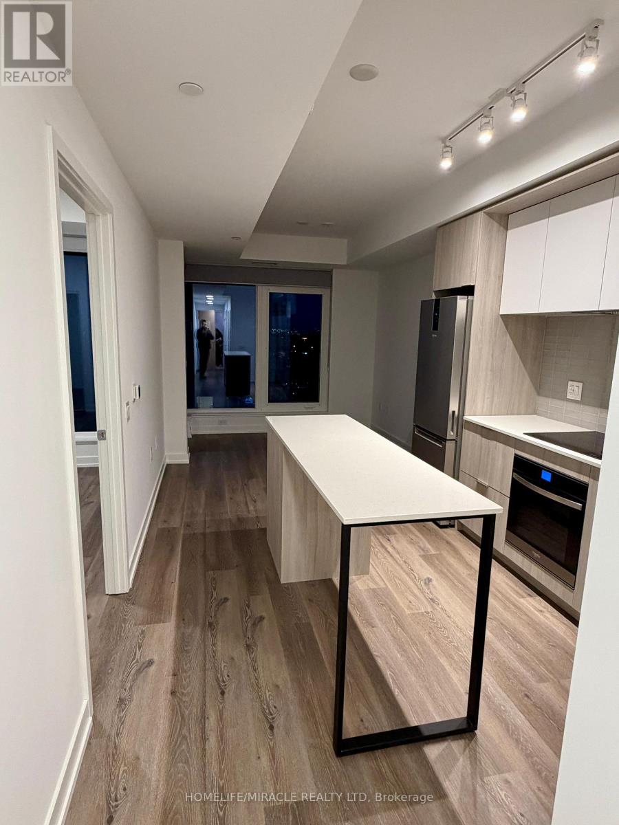 1711 - 395 Square One Drive, Mississauga, Ontario  L5B 0P6 - Photo 10 - W12644956