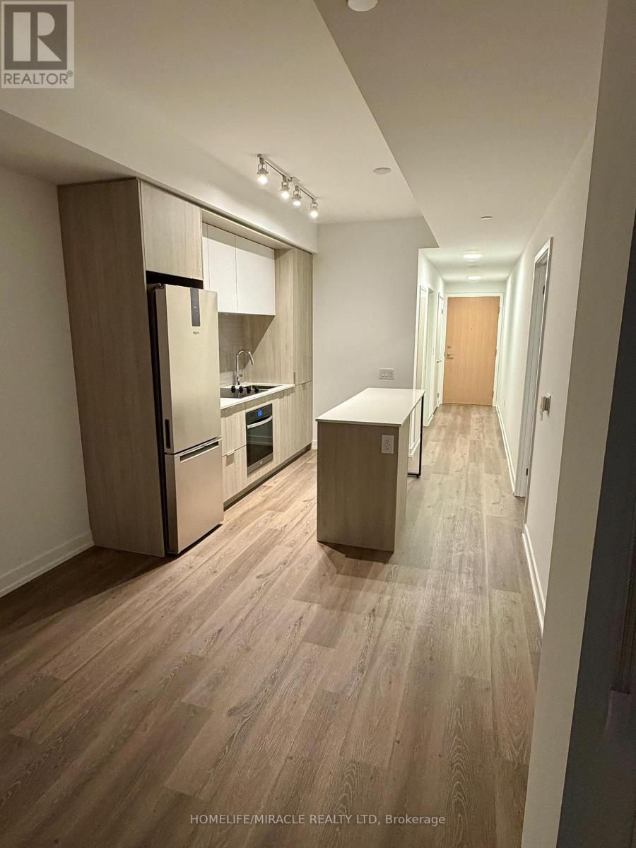 1711 - 395 Square One Drive, Mississauga, Ontario  L5B 0P6 - Photo 11 - W12644956