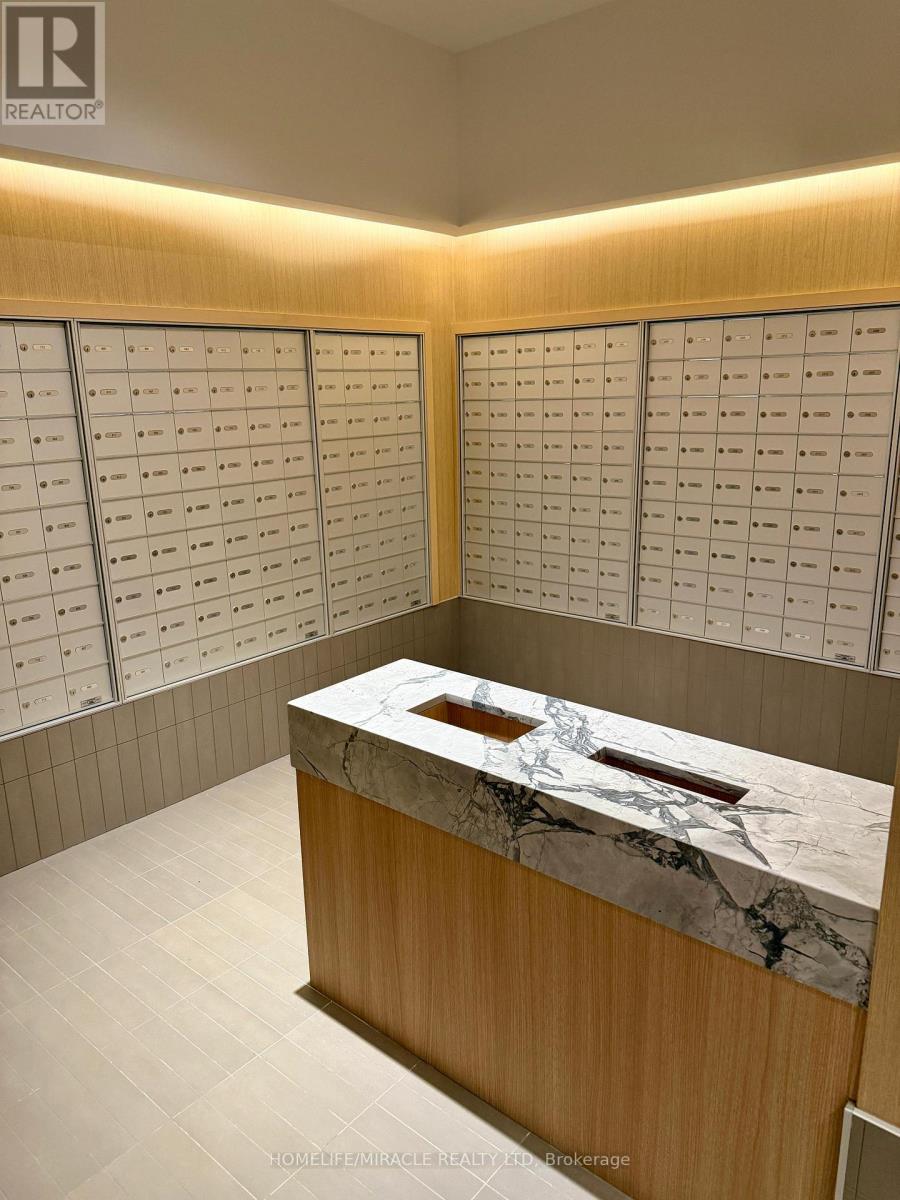 1711 - 395 Square One Drive, Mississauga, Ontario  L5B 0P6 - Photo 19 - W12644956