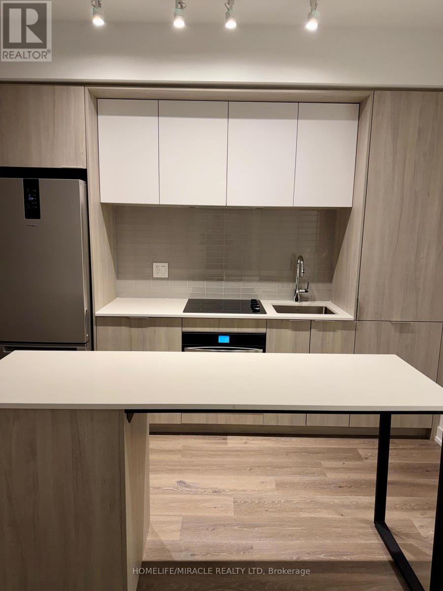 1711 - 395 Square One Drive, Mississauga, Ontario  L5B 0P6 - Photo 9 - W12644956