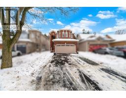 35 MARKWOOD CRESCENT, Whitby, Ontario