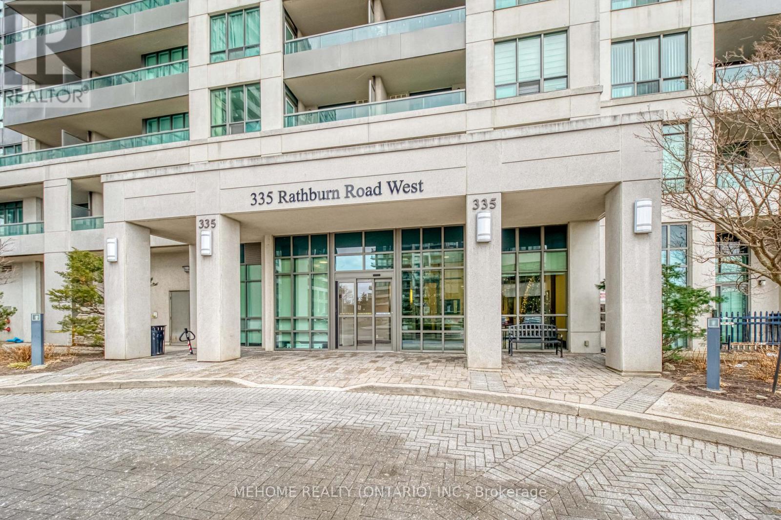 617 - 335 Rathburn Road W, Mississauga, Ontario  L5B 0C8 - Photo 3 - W12474075