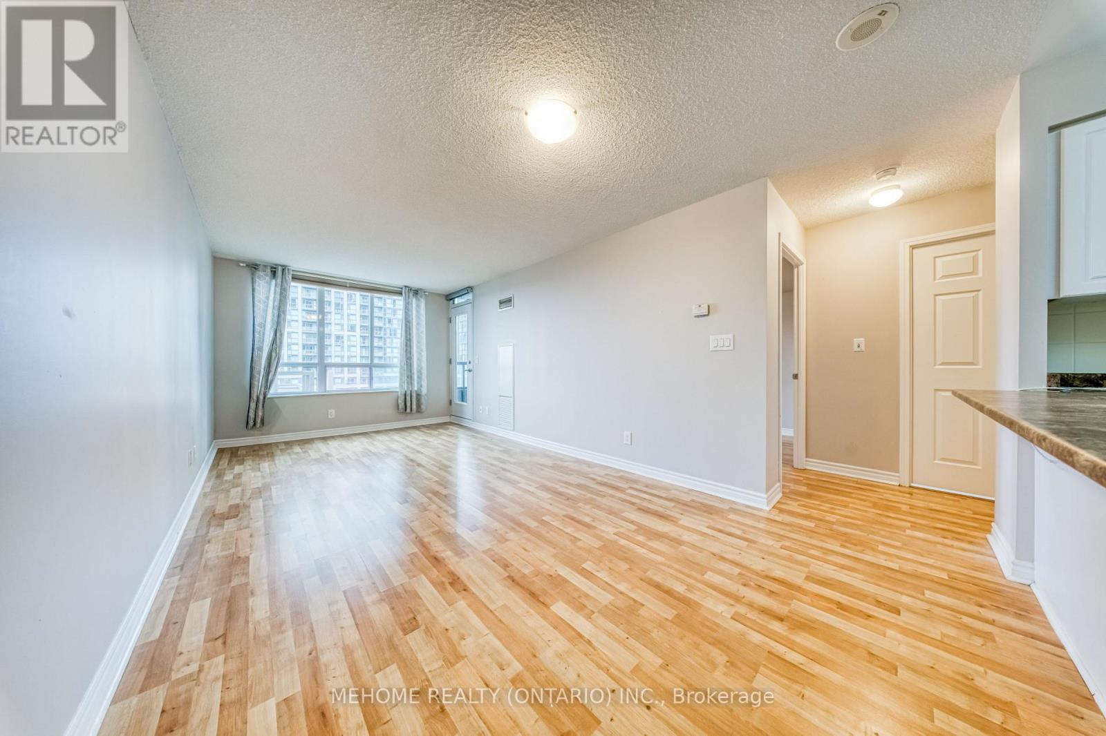 617 - 335 Rathburn Road W, Mississauga, Ontario  L5B 0C8 - Photo 14 - W12474075