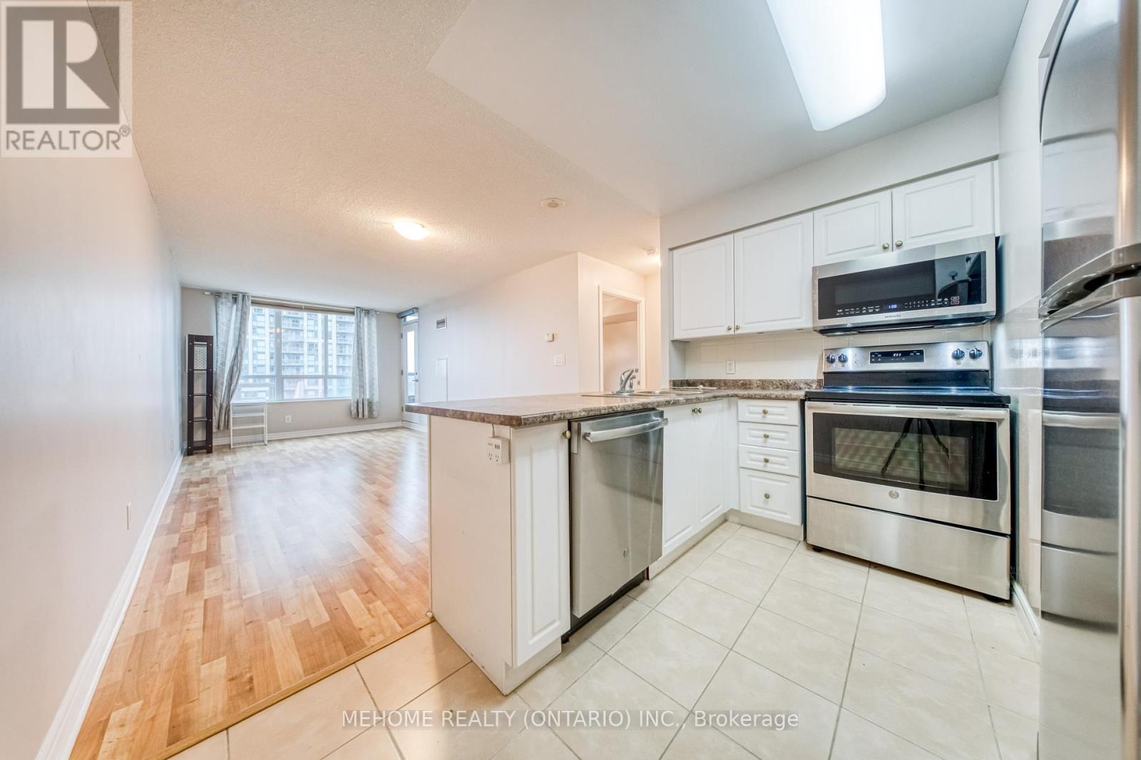617 - 335 Rathburn Road W, Mississauga, Ontario  L5B 0C8 - Photo 20 - W12474075