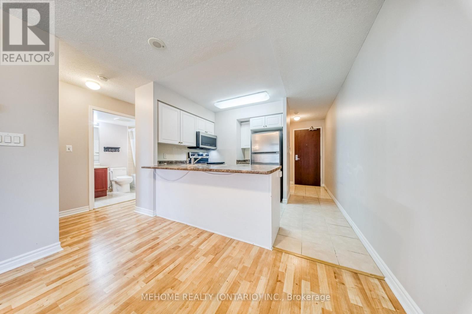 617 - 335 Rathburn Road W, Mississauga, Ontario  L5B 0C8 - Photo 17 - W12474075