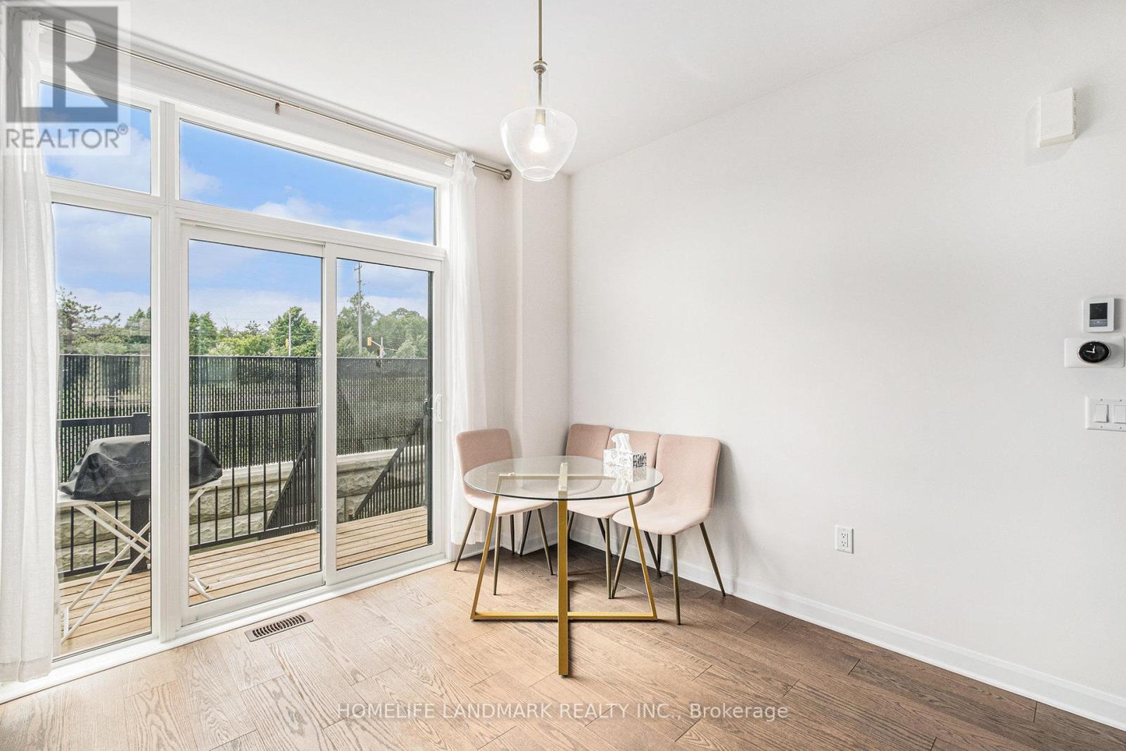 308 Foliage Private, Ottawa, Ontario  K2H 0C5 - Photo 11 - X12611162