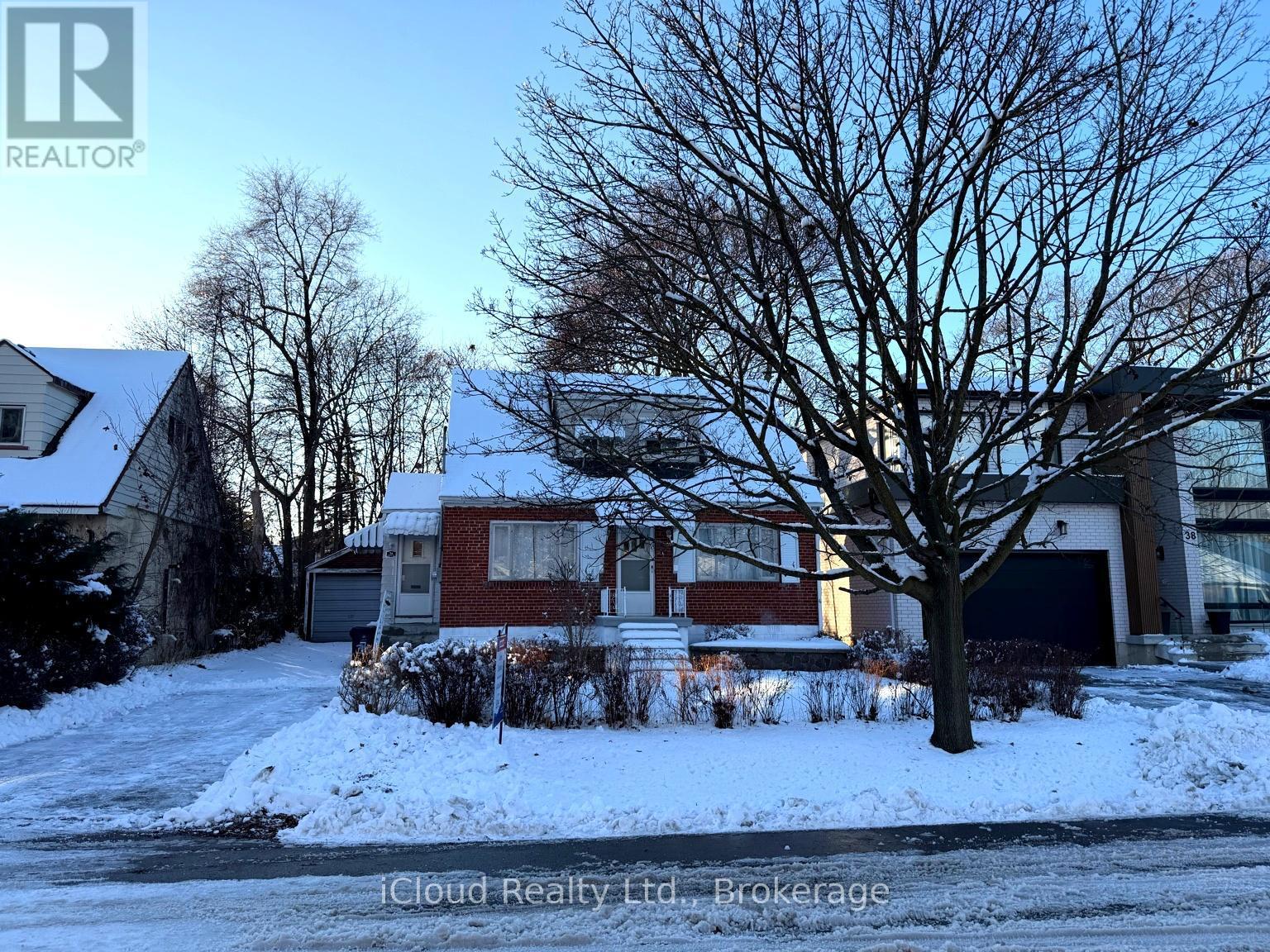 36 FAIRWOOD CRESCENT, Toronto, Ontario