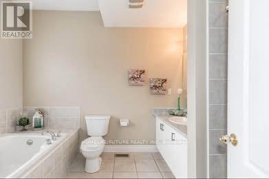 35 Knightswood Crescent, Brampton, Ontario  L7A 3R1 - Photo 10 - W12645022