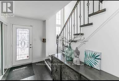 35 Knightswood Crescent, Brampton, Ontario  L7A 3R1 - Photo 5 - W12645022