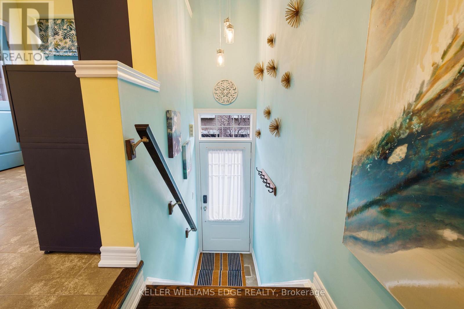 46 - 337 Beach Boulevard, Hamilton, Ontario  L8H 6W4 - Photo 2 - X12645014