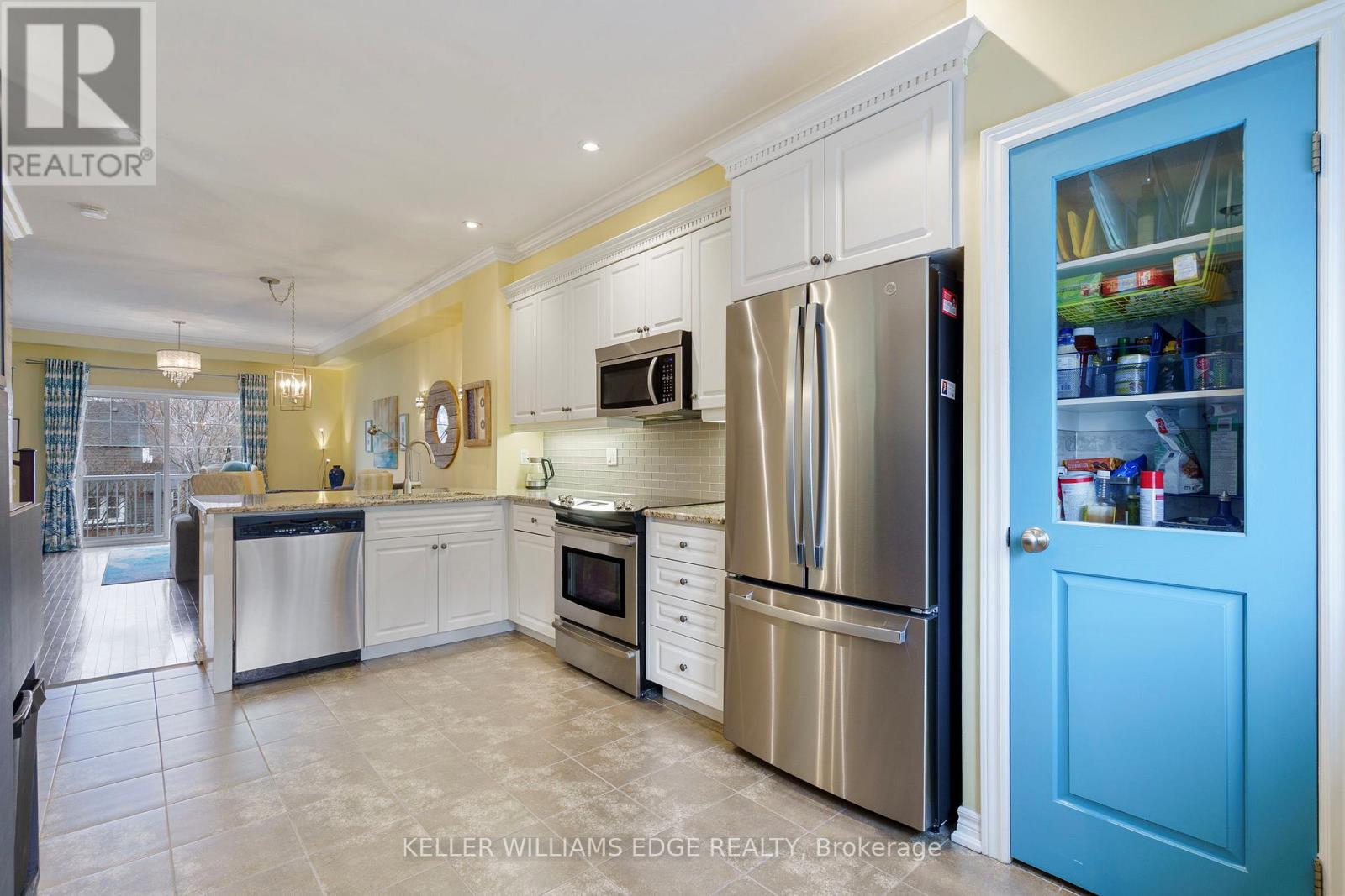 46 - 337 Beach Boulevard, Hamilton, Ontario  L8H 6W4 - Photo 6 - X12645014