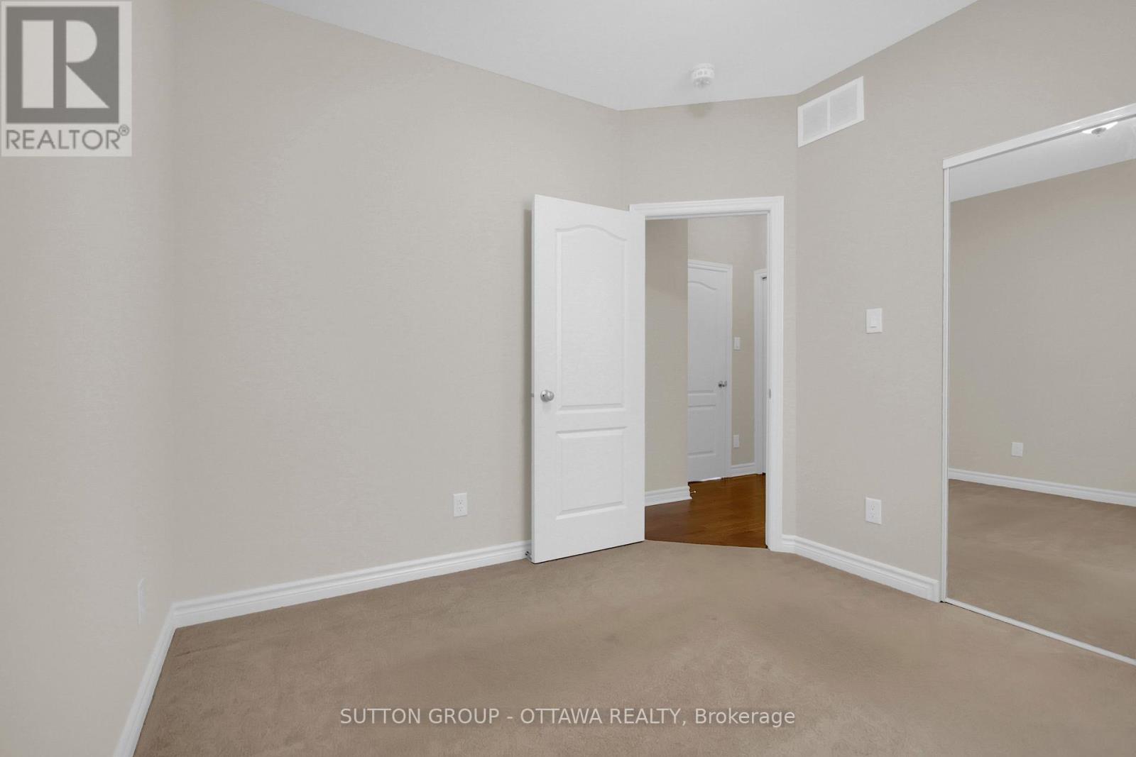 809 Carnelian Crescent, Ottawa, Ontario  K1X 0A8 - Photo 36 - X12295068