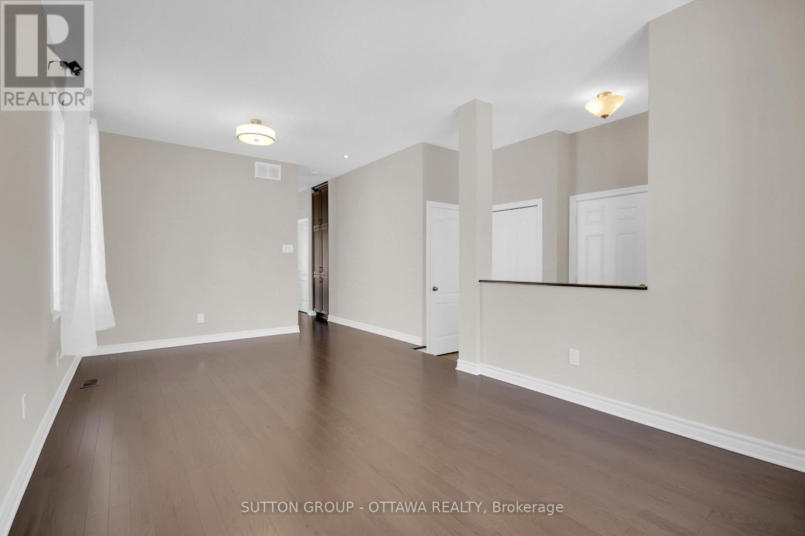 809 Carnelian Crescent, Ottawa, Ontario  K1X 0A8 - Photo 8 - X12295068