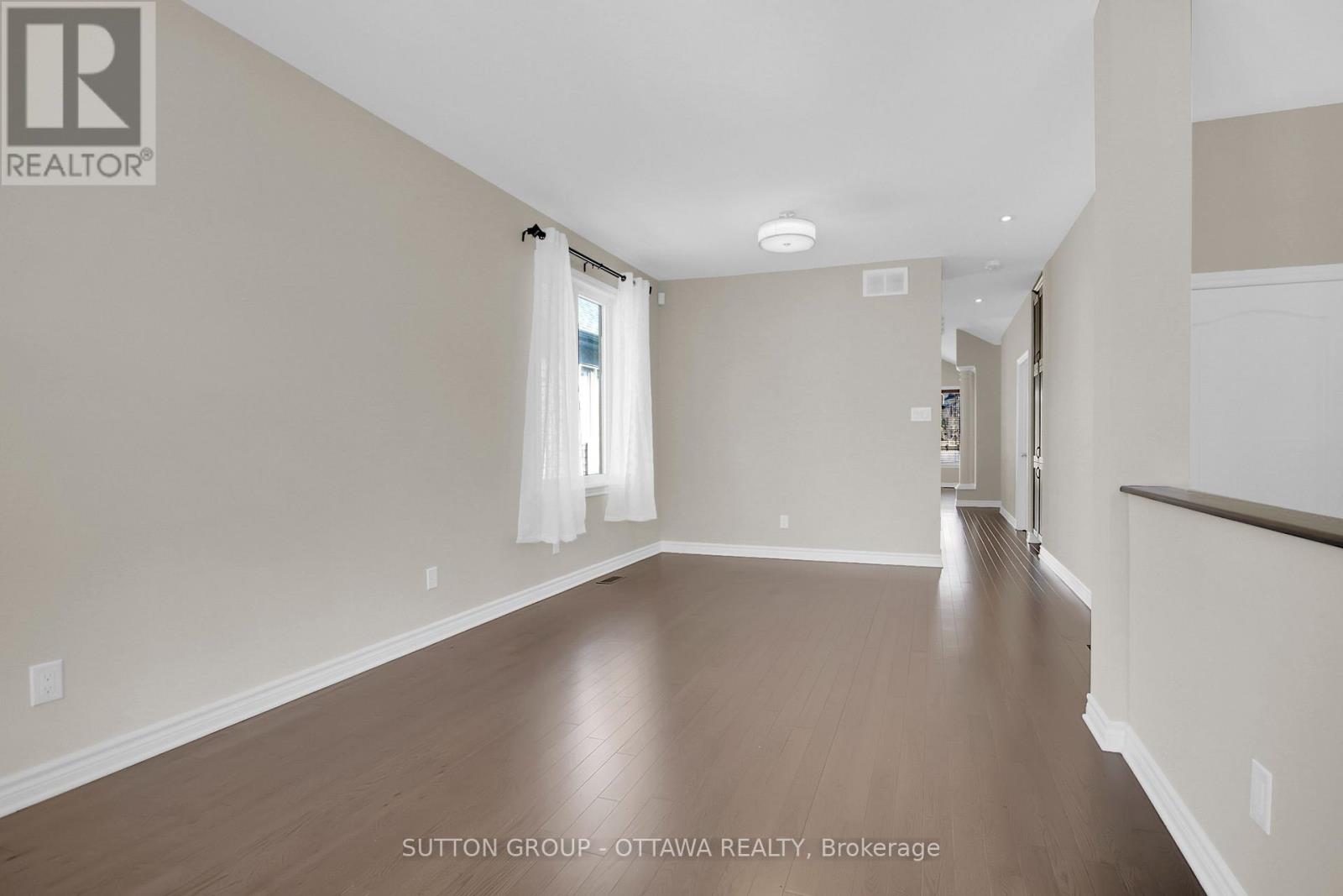 809 Carnelian Crescent, Ottawa, Ontario  K1X 0A8 - Photo 7 - X12295068