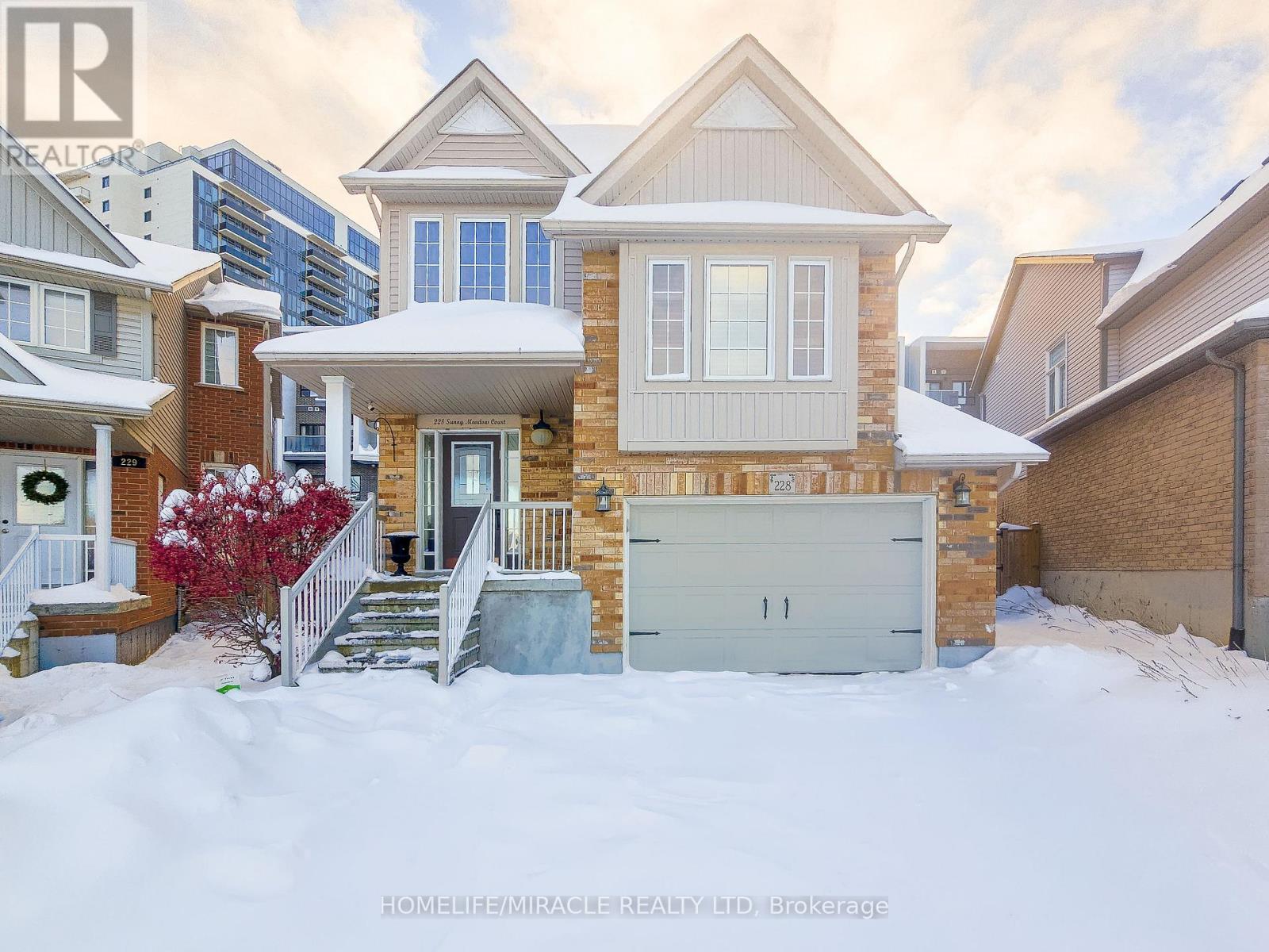 228 SUNNY MEADOW COURT, Kitchener, Ontario