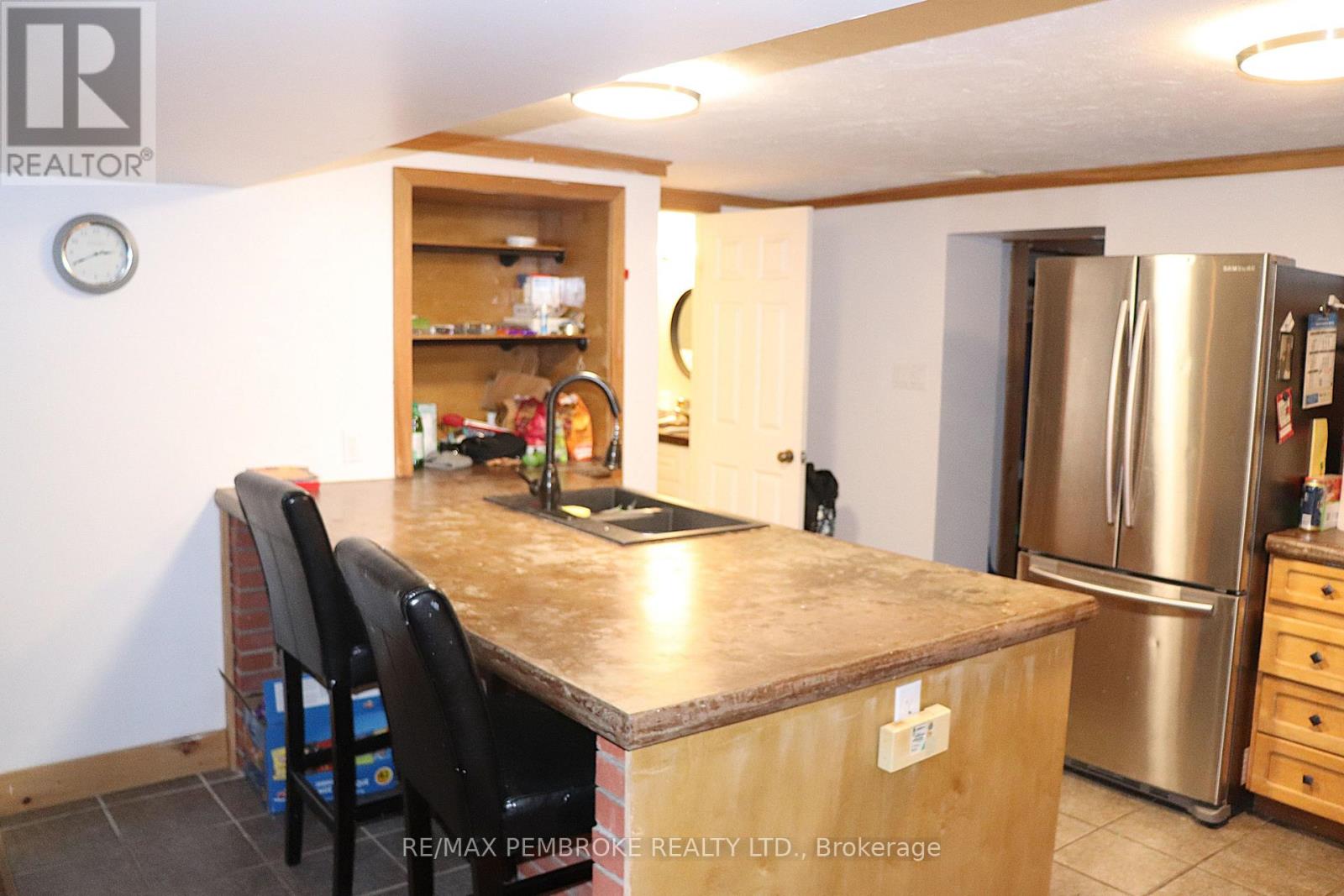 240 Dunlop Street, Pembroke, Ontario  K8A 2P9 - Photo 13 - X12645046