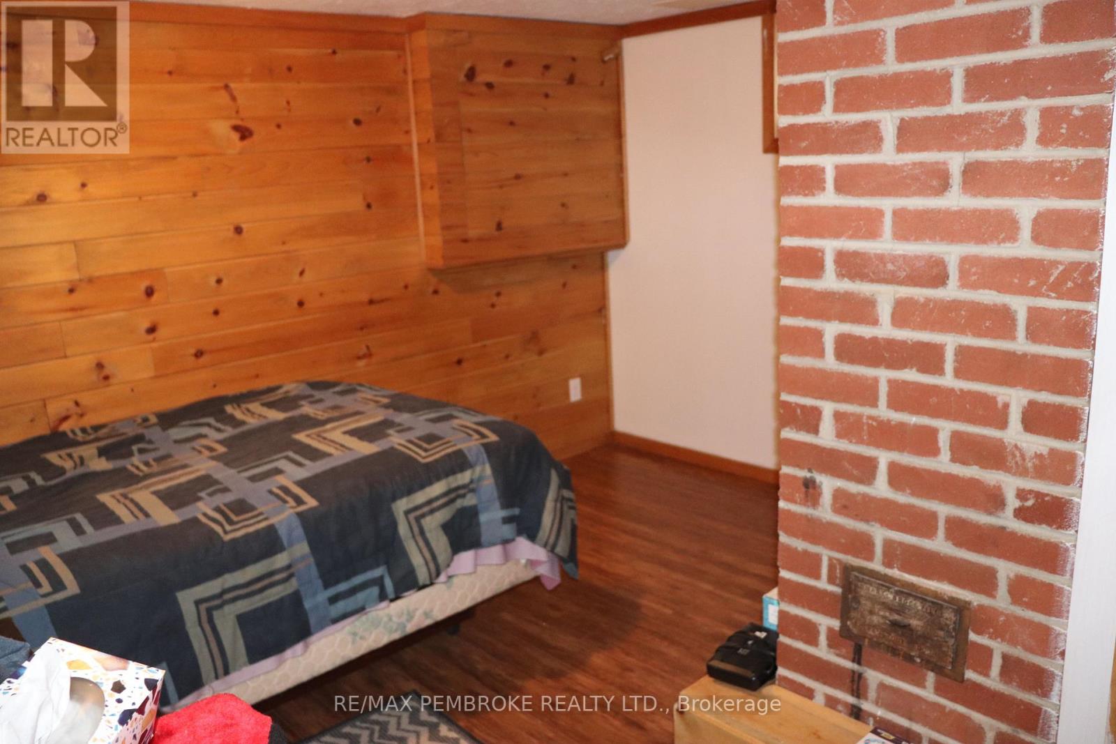 240 Dunlop Street, Pembroke, Ontario  K8A 2P9 - Photo 15 - X12645046