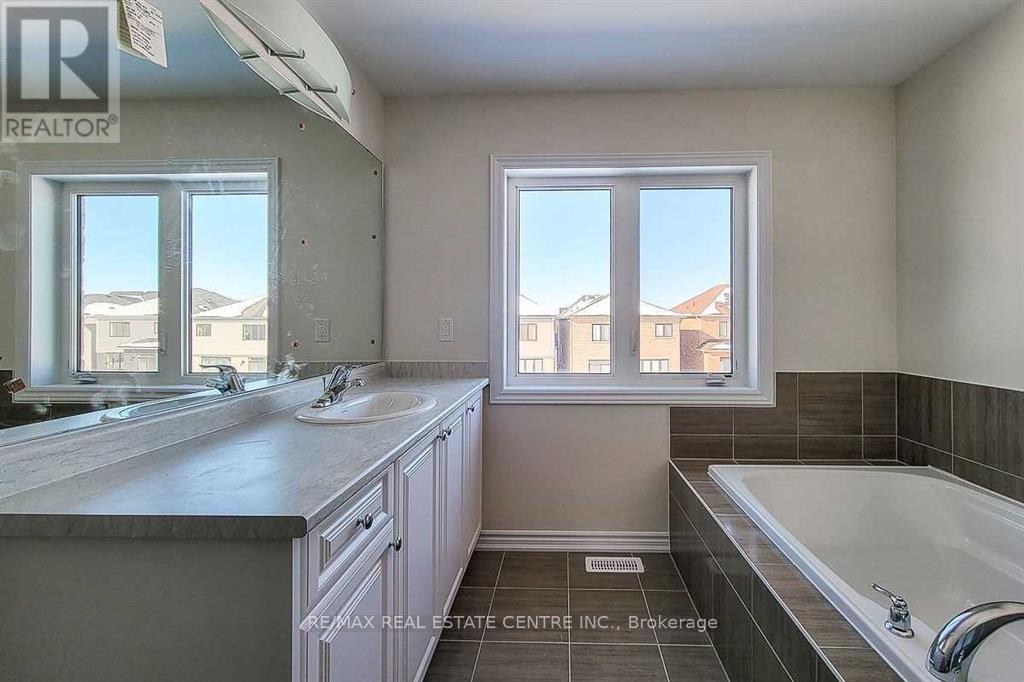 23 Hawick Crescent, Haldimand, Ontario  N3W 0G6 - Photo 19 - X12612614