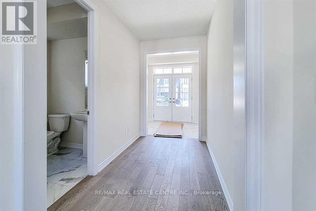 23 Hawick Crescent, Haldimand, Ontario  N3W 0G6 - Photo 4 - X12612614