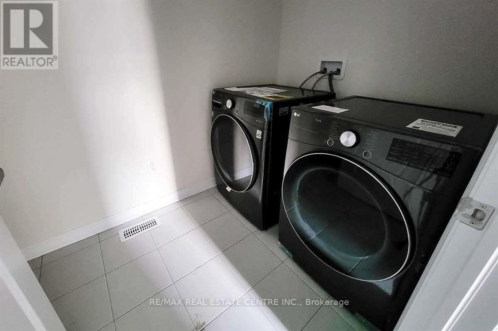 23 Hawick Crescent, Haldimand, Ontario  N3W 0G6 - Photo 28 - X12612614