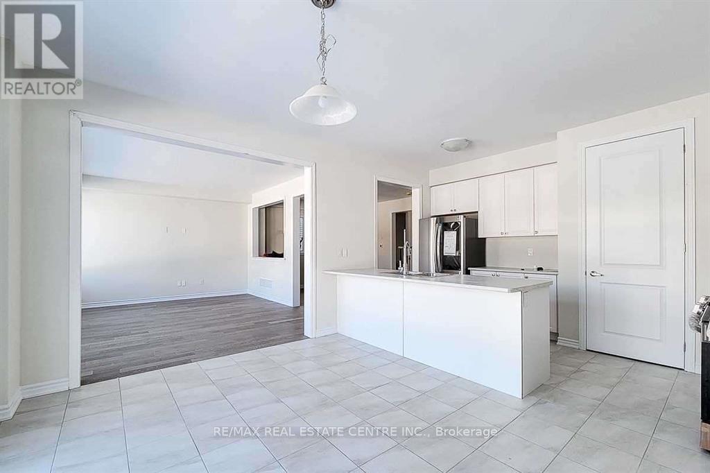 23 Hawick Crescent, Haldimand, Ontario  N3W 0G6 - Photo 9 - X12612614