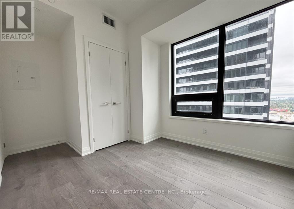 4207 - 4015 The Exchange Street E, Mississauga, Ontario  L5B 0N9 - Photo 33 - W12563598