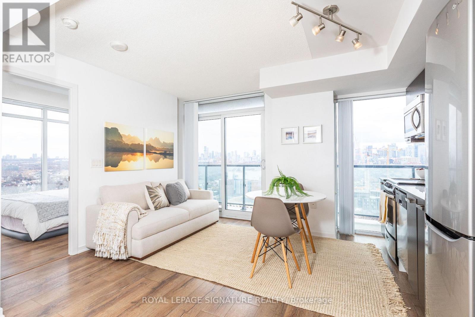 2121E - 36 LISGAR STREET, Toronto, Ontario