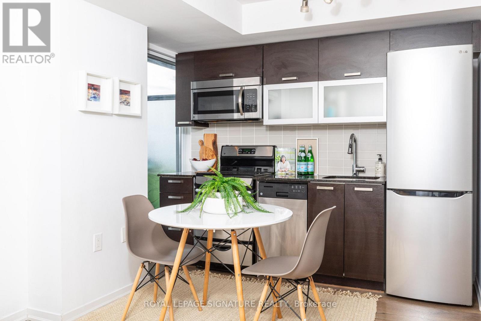 2121e - 36 Lisgar Street, Toronto, Ontario  M6J 3G2 - Photo 6 - C12645072