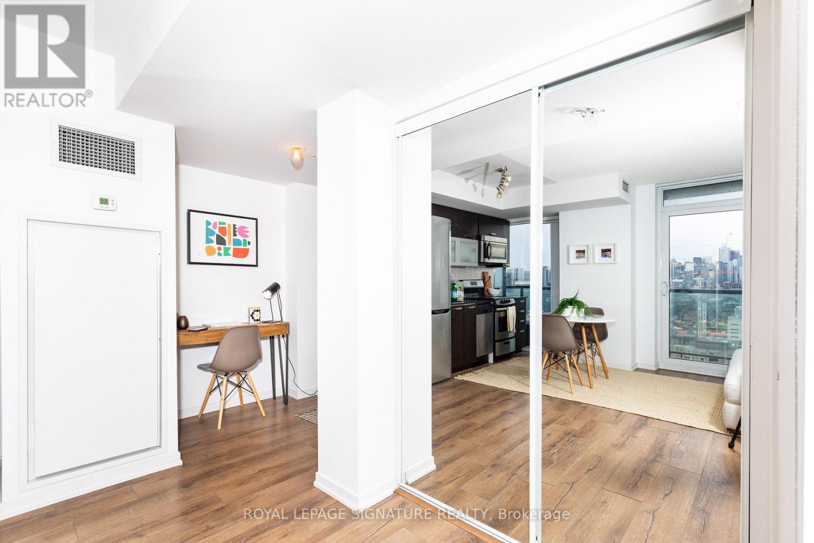 2121e - 36 Lisgar Street, Toronto, Ontario  M6J 3G2 - Photo 9 - C12645072