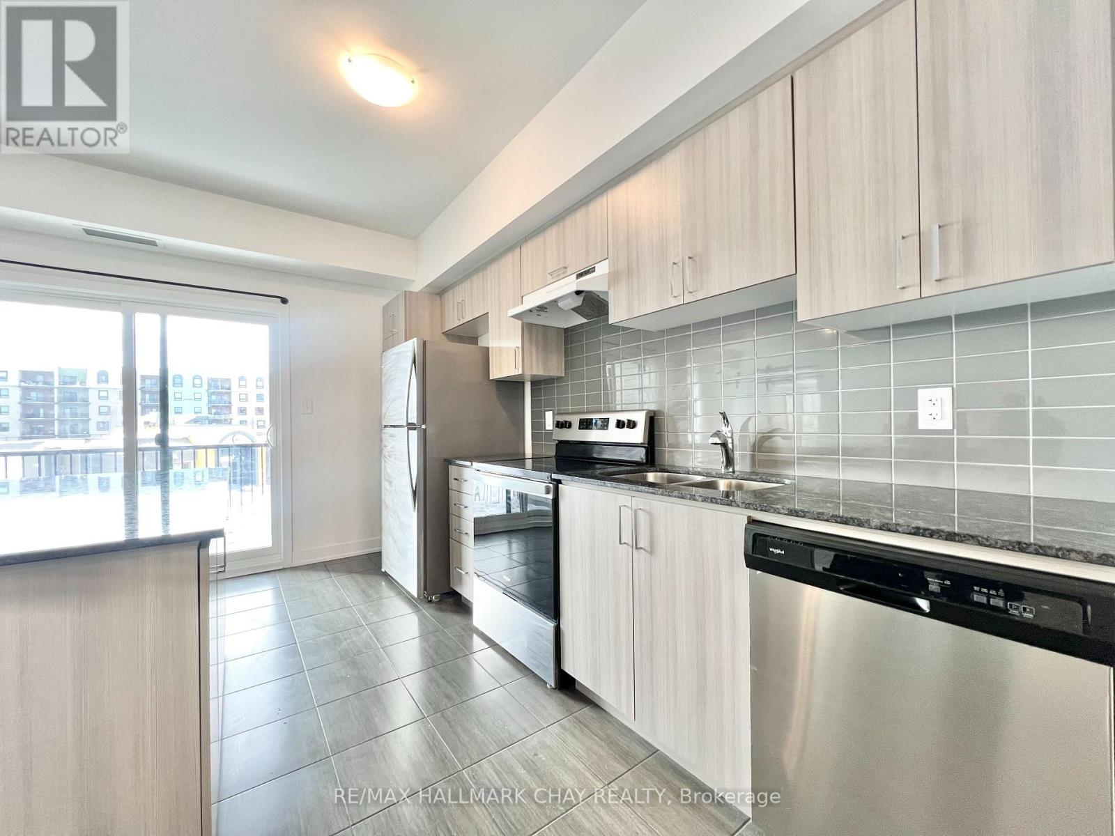 201 - 1 Chef Lane, Barrie, Ontario  L9J 0T1 - Photo 4 - S12645070