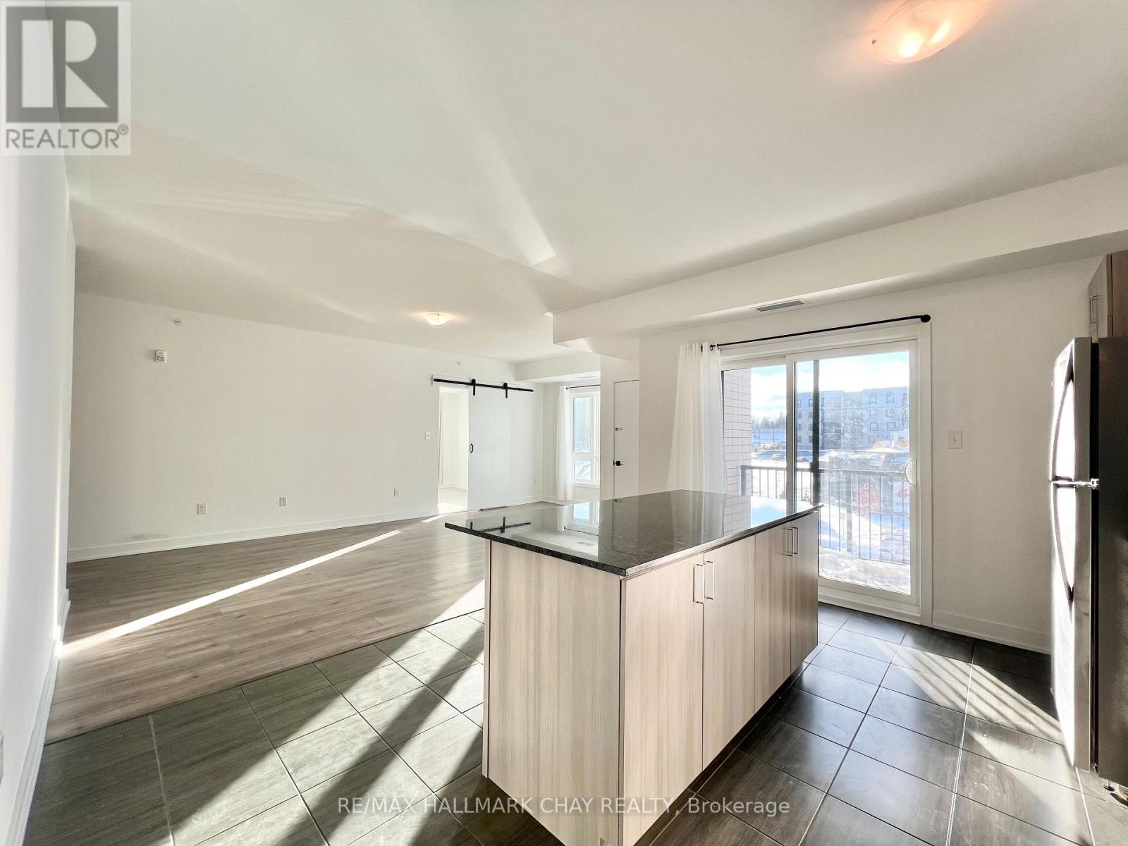 201 - 1 Chef Lane, Barrie, Ontario  L9J 0T1 - Photo 5 - S12645070