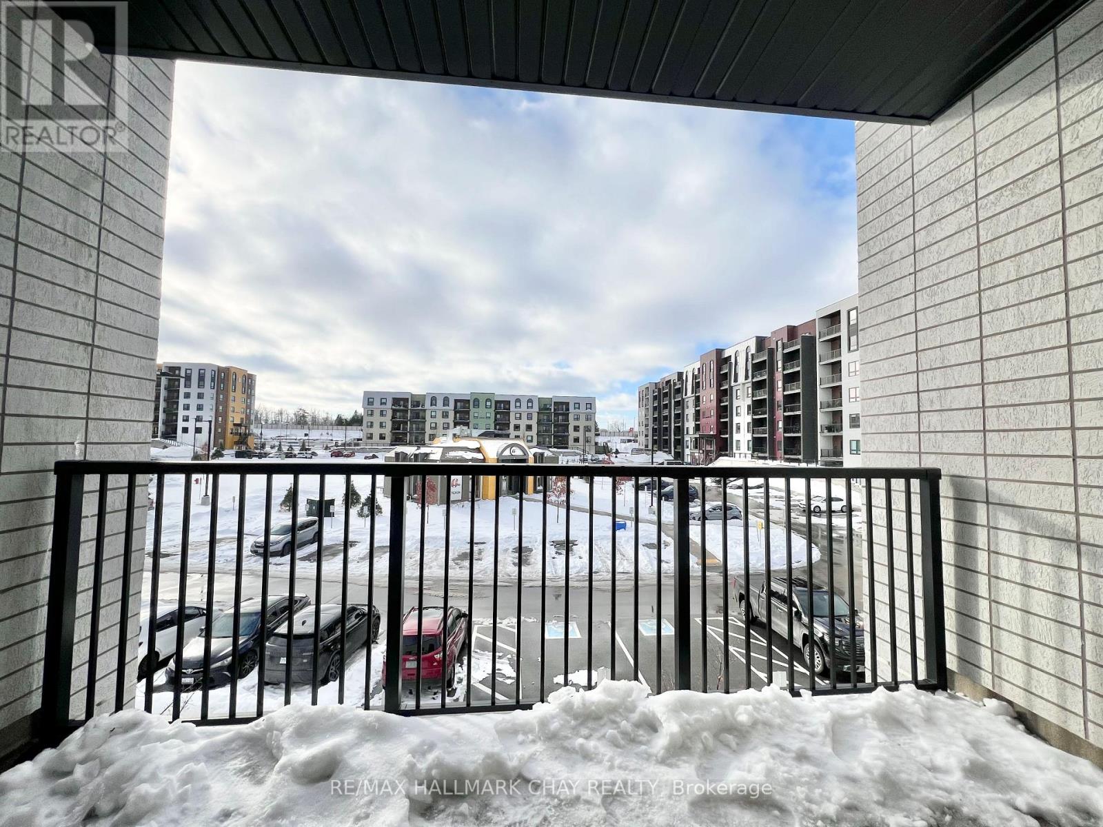 201 - 1 Chef Lane, Barrie, Ontario  L9J 0T1 - Photo 7 - S12645070