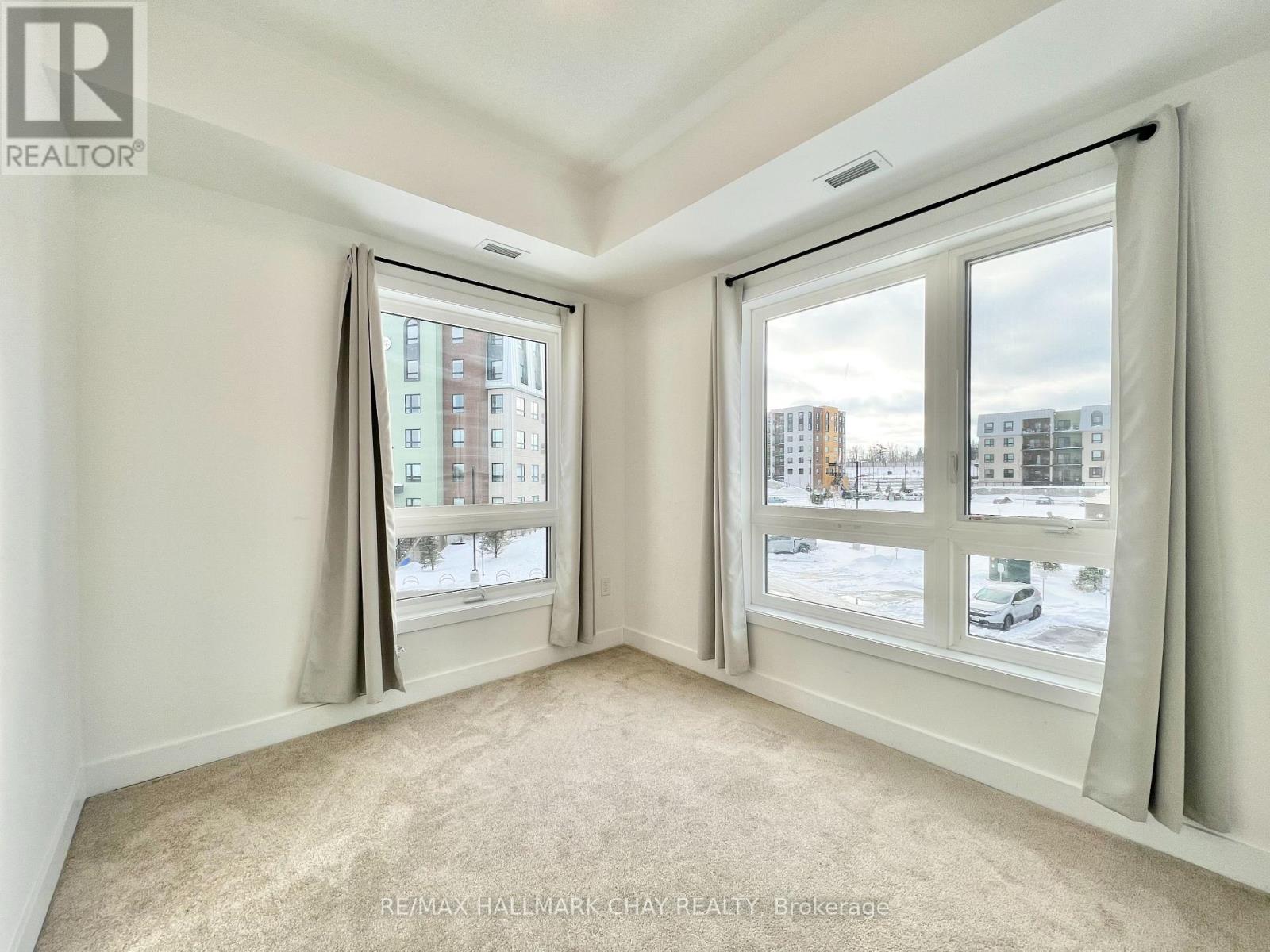 201 - 1 Chef Lane, Barrie, Ontario  L9J 0T1 - Photo 8 - S12645070