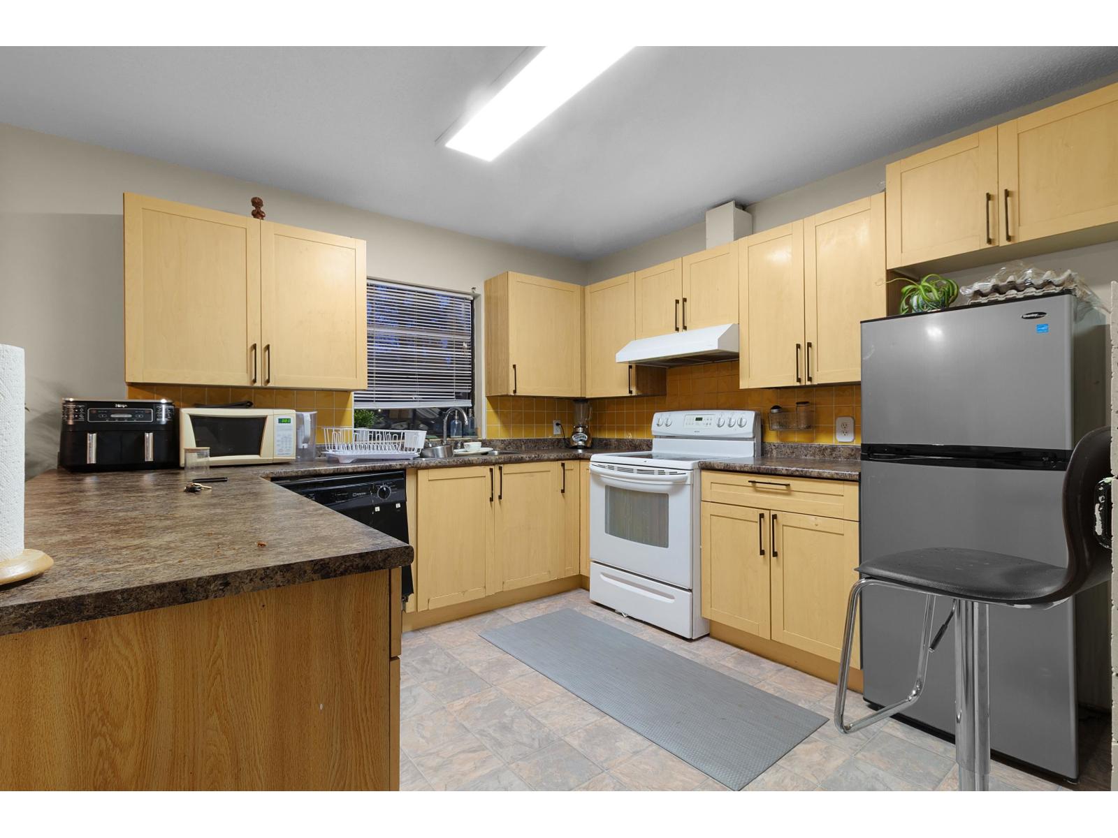 202 7064 133b Street, Surrey, British Columbia  V3W 7Z2 - Photo 4 - R3072682