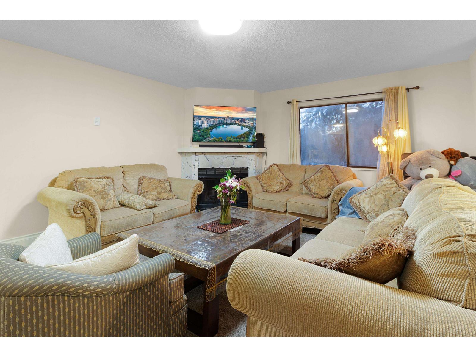 202 7064 133b Street, Surrey, British Columbia  V3W 7Z2 - Photo 5 - R3072682