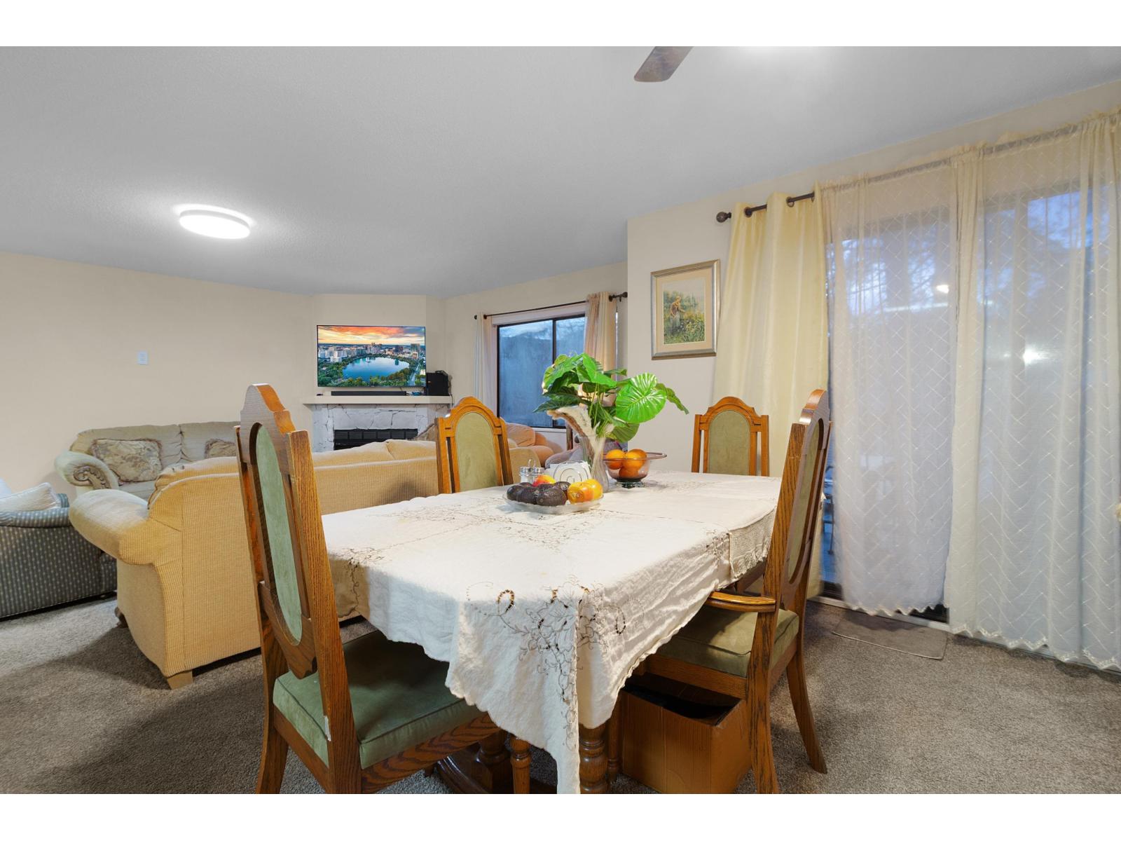 202 7064 133b Street, Surrey, British Columbia  V3W 7Z2 - Photo 6 - R3072682