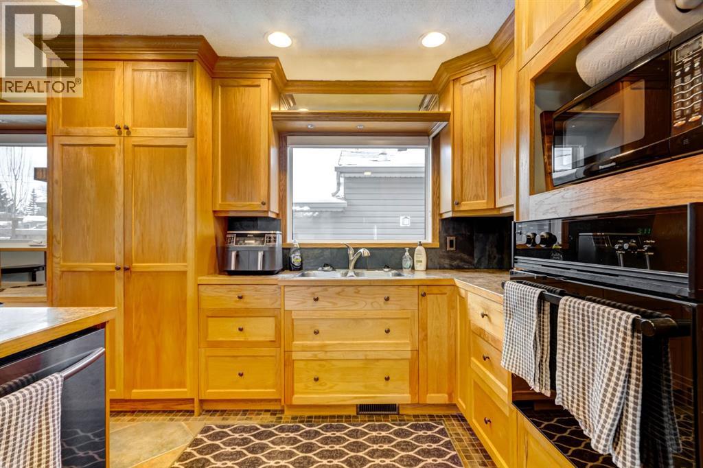 1408 106 Avenue Sw, Calgary, Alberta  T2W 0B7 - Photo 11 - A2275808