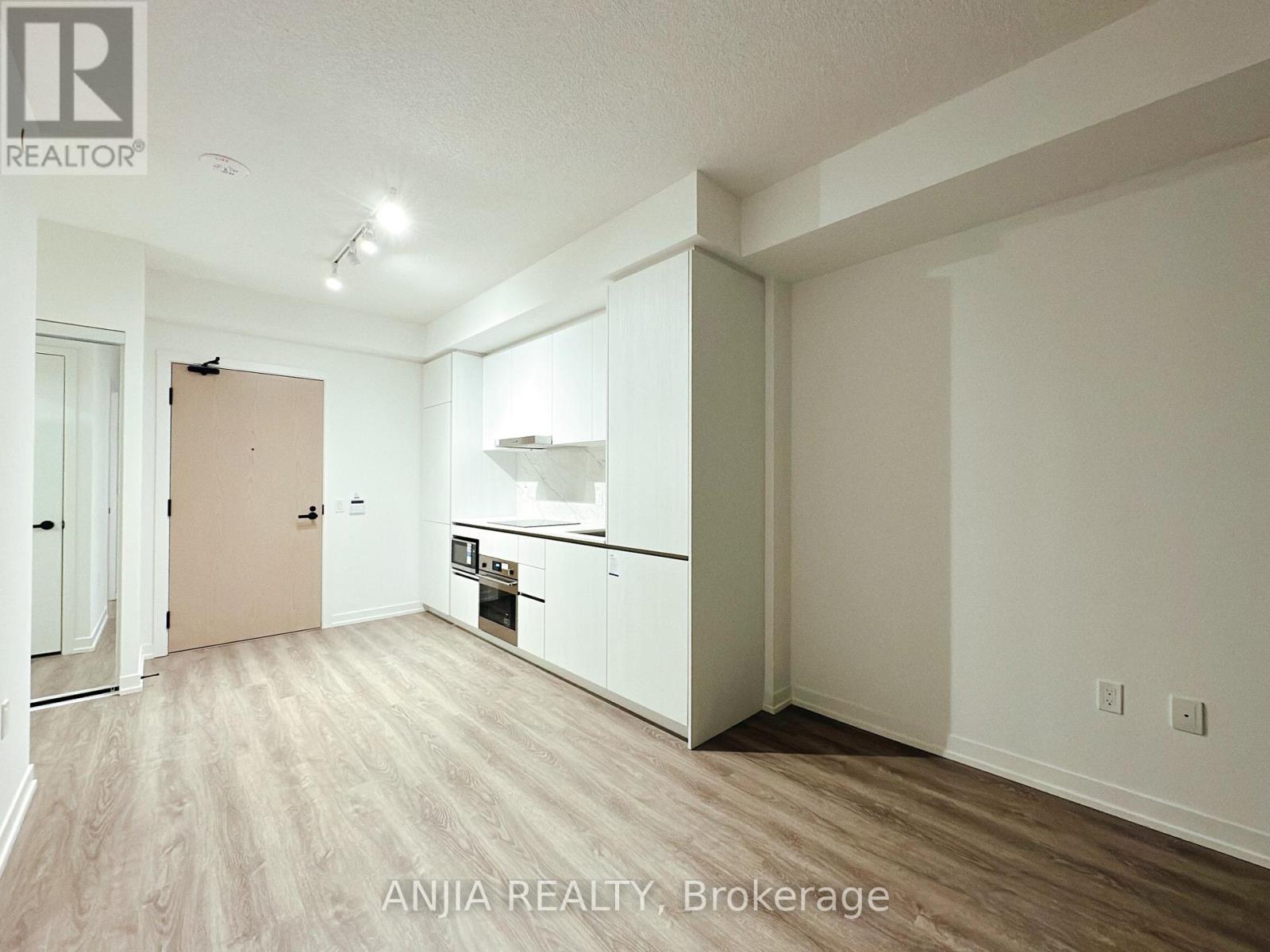 4205 - 8 Interchange Way, Vaughan, Ontario  L4K 0R2 - Photo 4 - N12629140