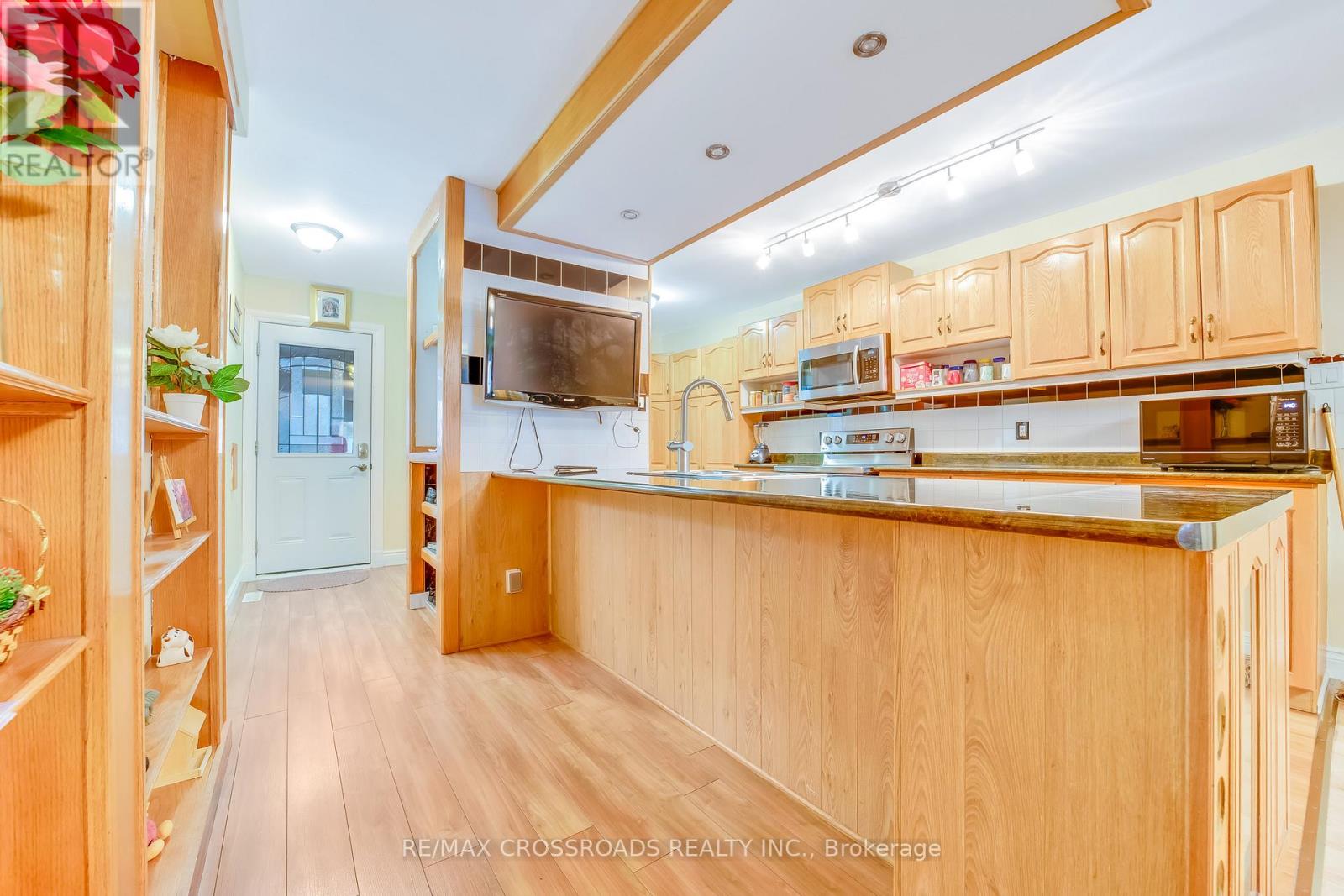 47 Jacob Fisher Drive, Toronto, Ontario  M1B 4K4 - Photo 8 - E12642466