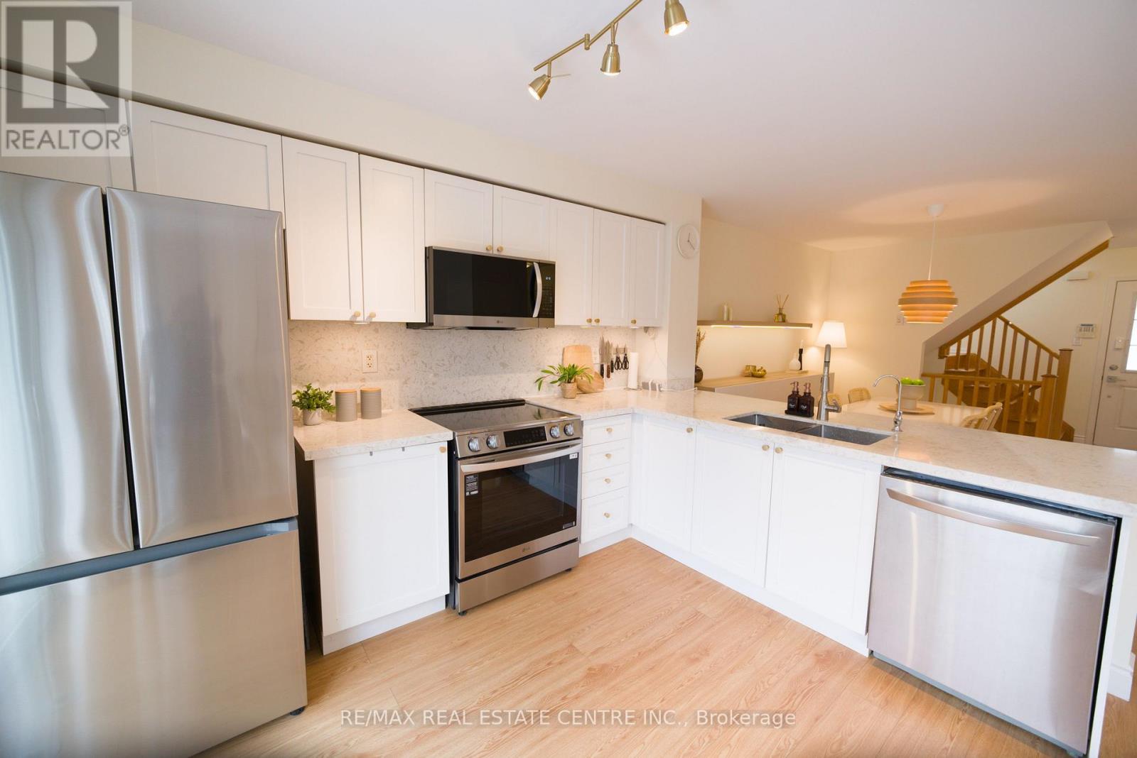 778 Johnson Heights, Milton, Ontario  L9T 0J7 - Photo 14 - W12601018