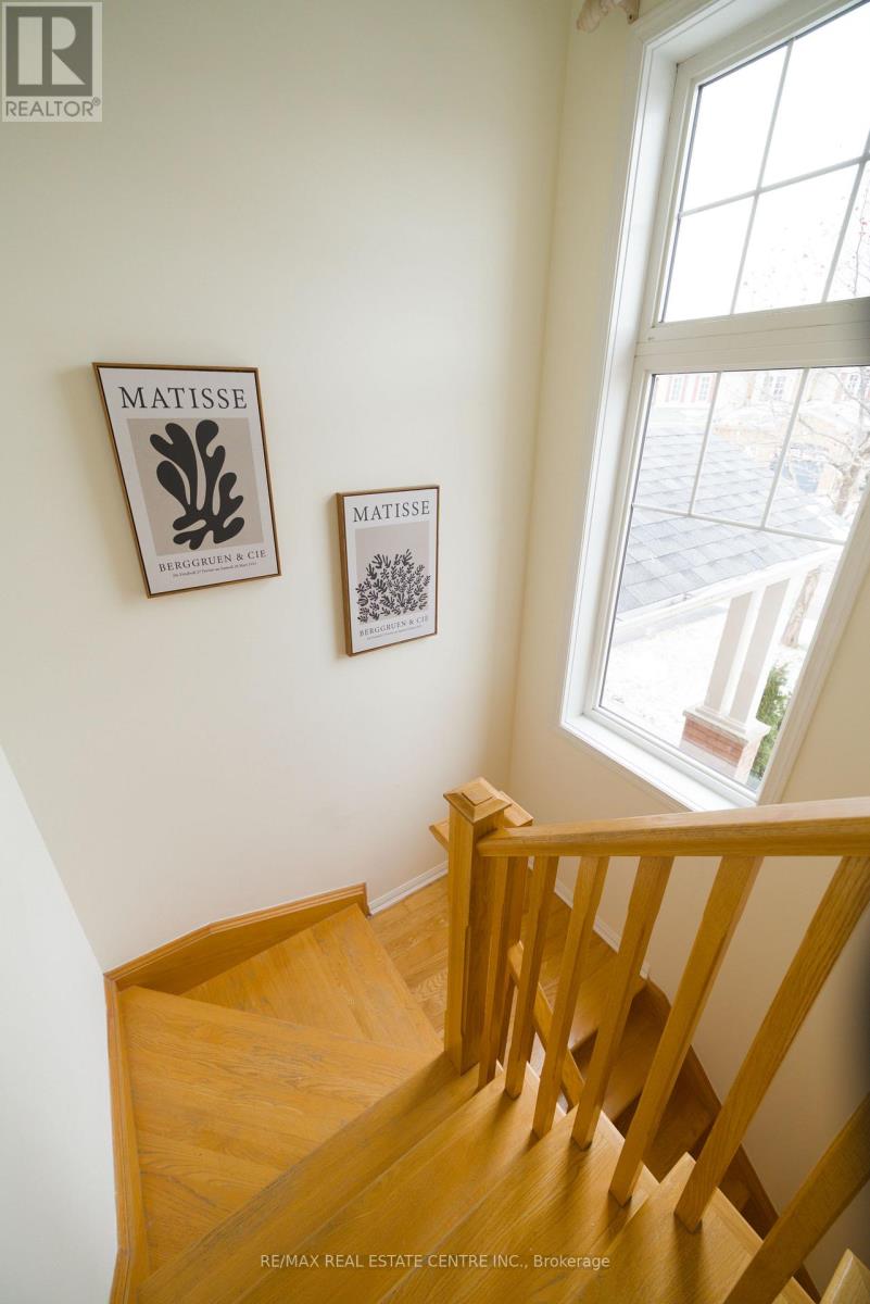 778 Johnson Heights, Milton, Ontario  L9T 0J7 - Photo 18 - W12601018