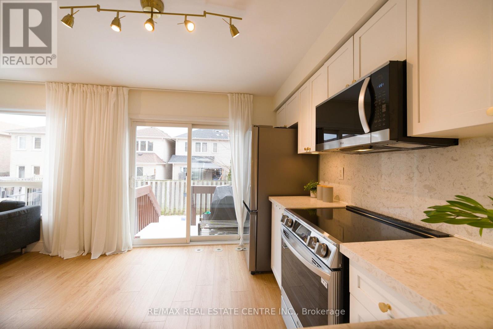 778 Johnson Heights, Milton, Ontario  L9T 0J7 - Photo 16 - W12601018