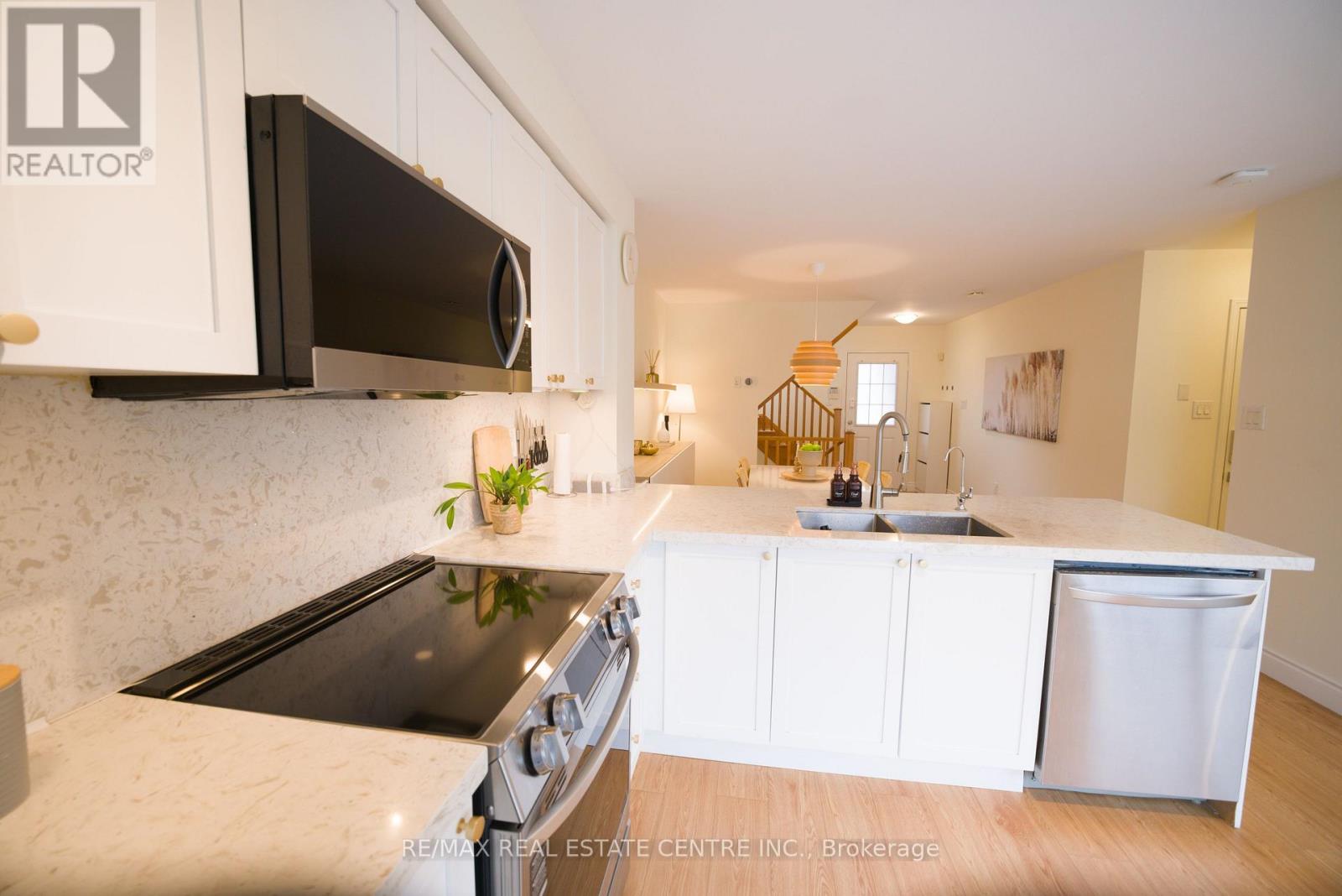 778 Johnson Heights, Milton, Ontario  L9T 0J7 - Photo 15 - W12601018