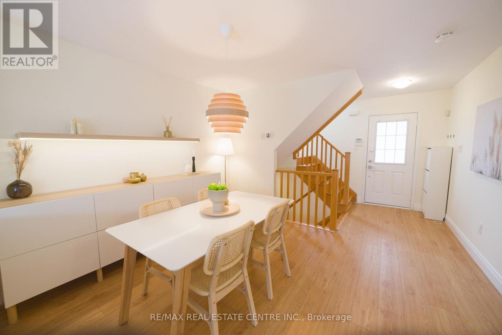 778 Johnson Heights, Milton, Ontario  L9T 0J7 - Photo 6 - W12601018